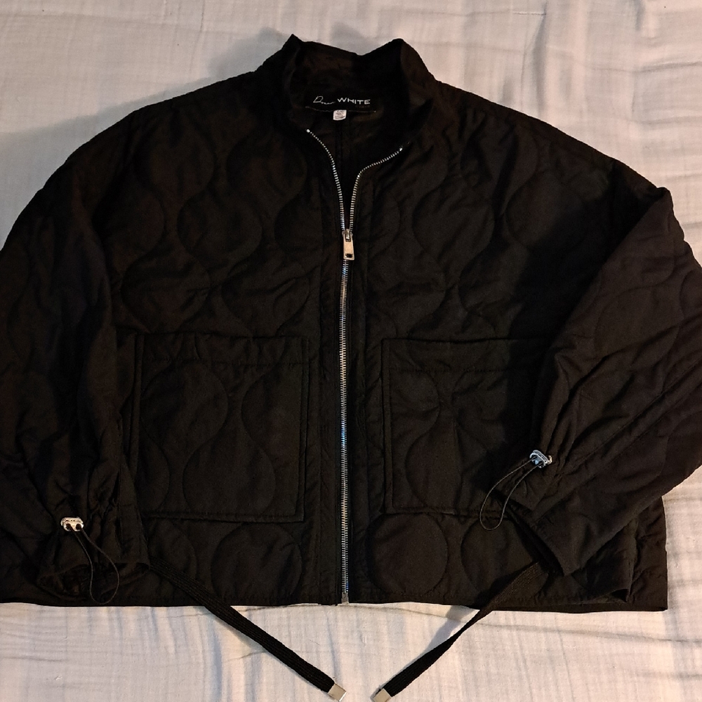 Donna White Black Quilted Coat